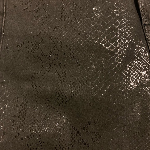 Good American Good Waist Jeans Gray Metallic Coated Snakeskin Skinny Size 8/29 - Picture 11 of 14